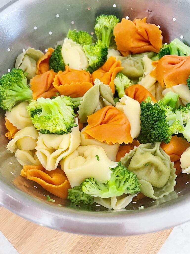 Pesto Tortellini | Tortellini Pasta Salad | Cold Tortellini | Tortellini with Broccoli | Pesto Tortellini Salad | Vegetarian Meals