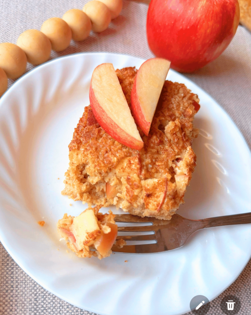 single serving of apple cinnamon oatmeal bake with apple slices on top